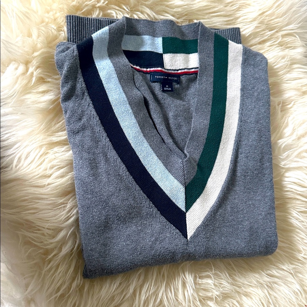Tommy V-Neck College Sweater